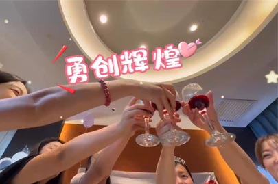 河南賽諾威部門聚餐，提高凝聚力，預(yù)祝聚丙烯酰胺大賣！